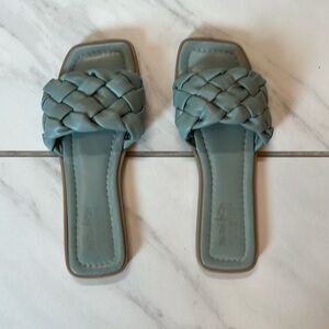 Coach and Four Teal Sandals Size 8.5